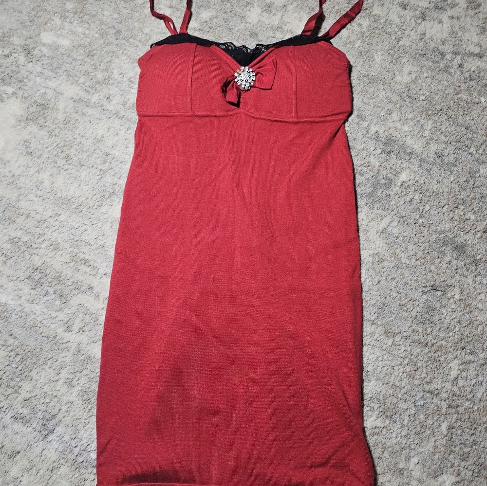 Elegant Red Strapless Dress with Bow Accent